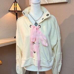 DAVI & DANI Cream Top with Chain Accent